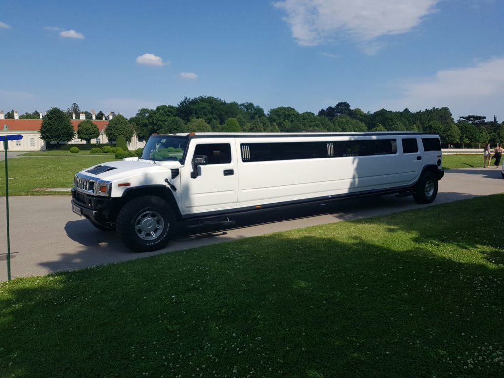 Hummer Limousine mieten in Gloggnitz